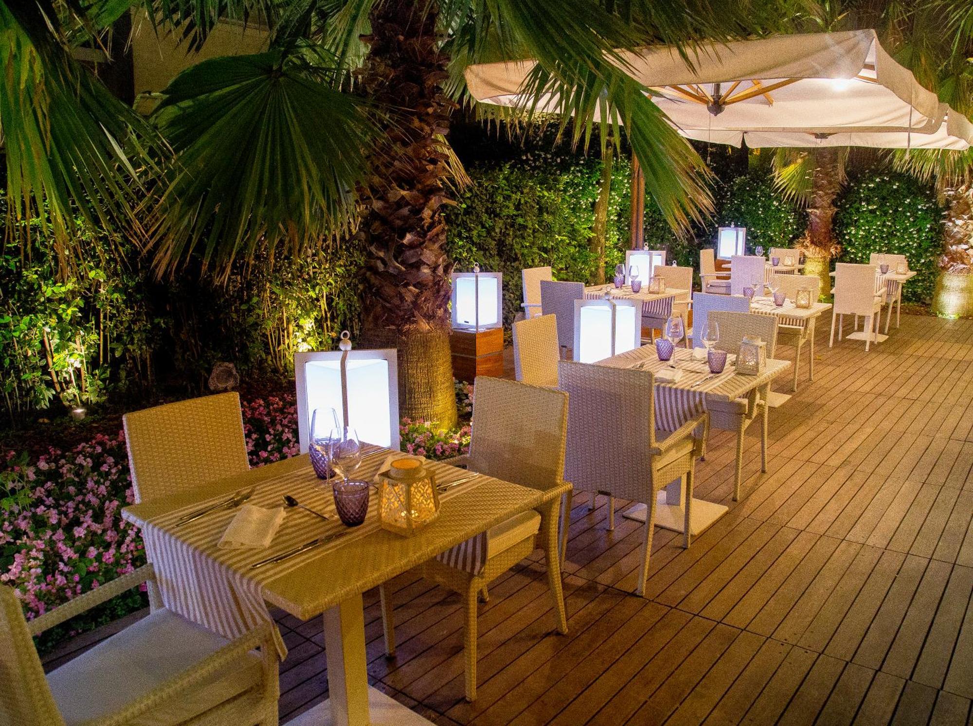 Hotel Maestrale Riccione Exterior photo